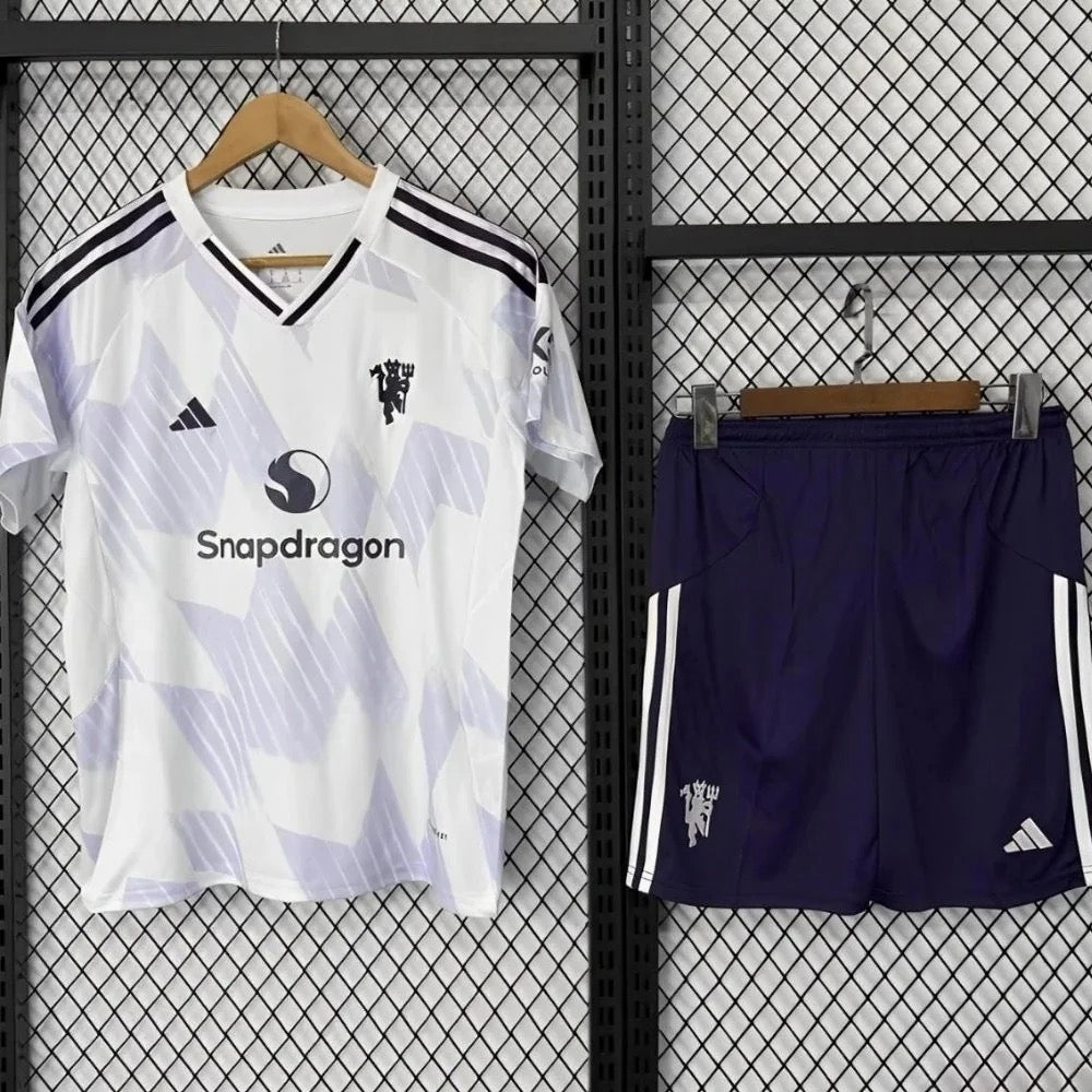 KIT ENFANT MANCHESTER UNITED EXTÉRIEUR 25/26