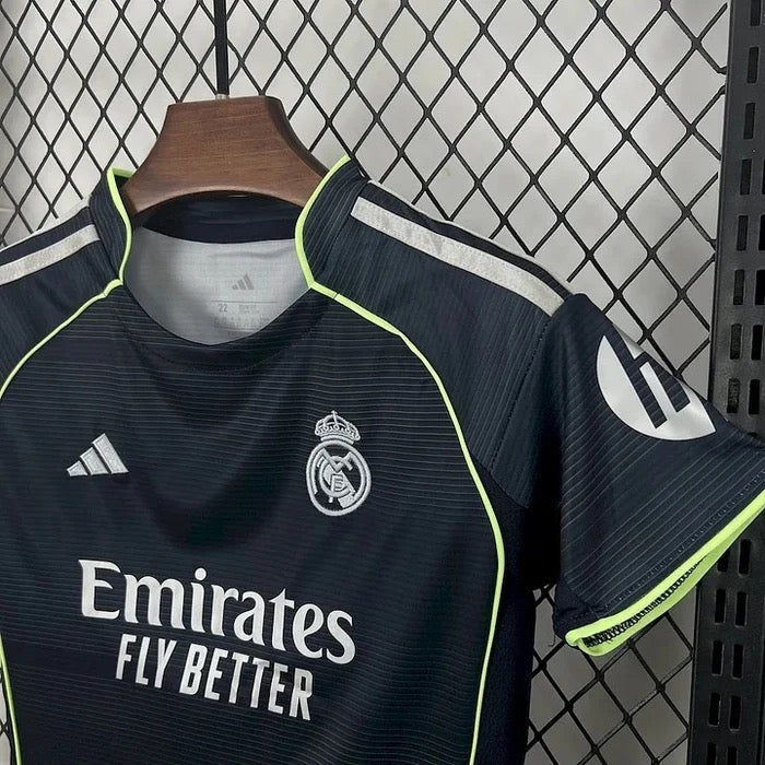 KIT ENFANT REAL MADRID EXTÉRIEUR 25/26