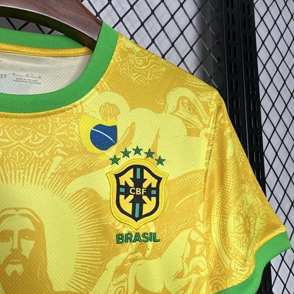 BRÉSIL CONCEPT JAUNE STATUE RIO 2024